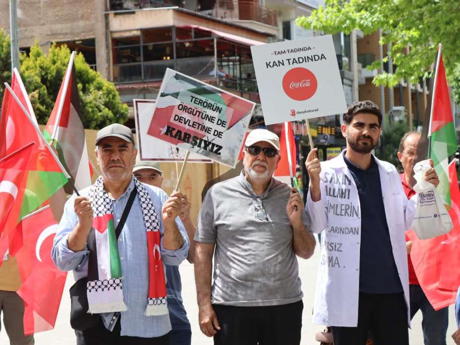 Eskişehir’de Tıp Fakültesi öğrencileri Filistin için yürüdü