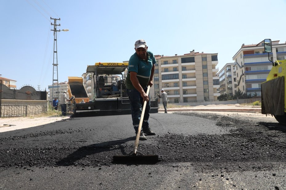 Konya’da Erenler ve Mengene mahallelerine sıcak asfalt