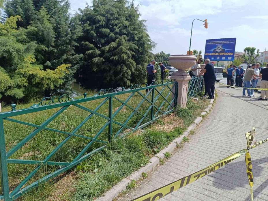 Porsuk’ta erkek cesedi bulundu