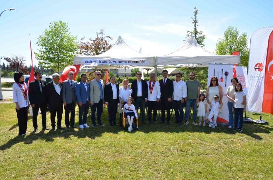 Eskişehir’de yöresel lezzetler stantları büyük ilgi gördü