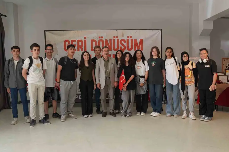 Geri dönüşüm oluşum sergisi açıldı