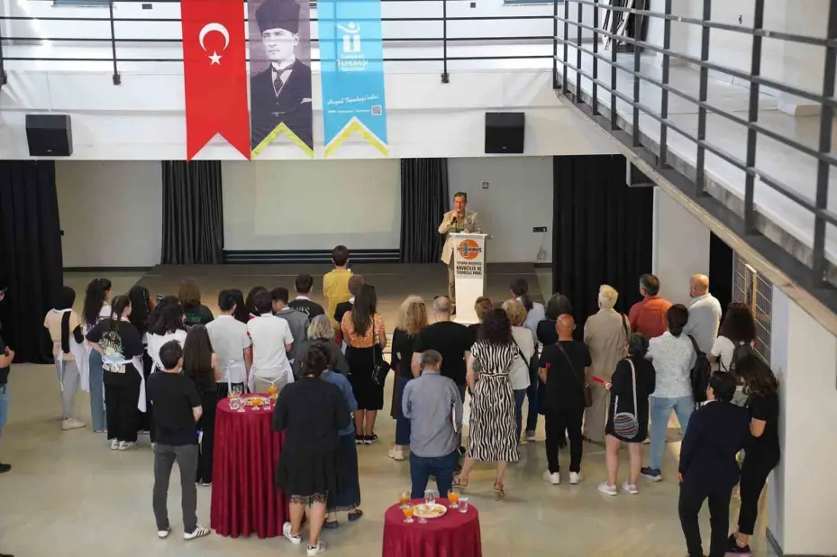 Geri dönüşüm oluşum sergisi açıldı