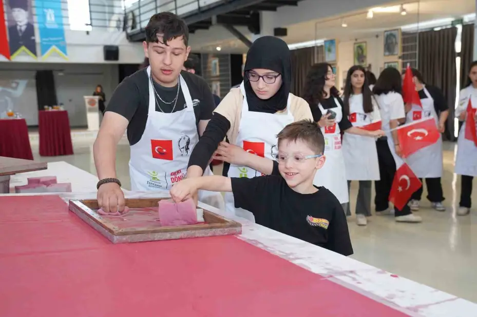 Geri dönüşüm oluşum sergisi açıldı