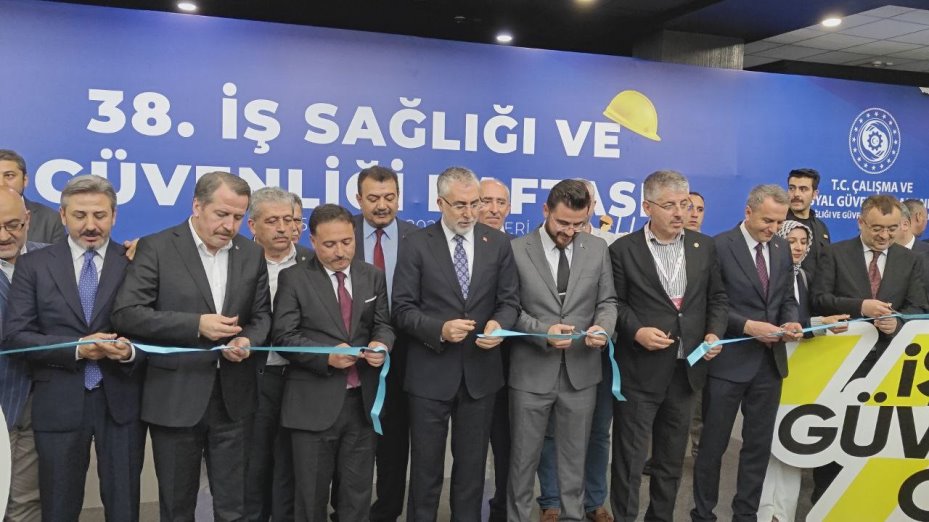 Bakan Işıkhan: "Tek bir çalışanımızın dahi mesleği sebebiyle hayatını kaybetmediği sağlıklı ve güvenli bir çalışma hayatı temel hedefimizdir"
