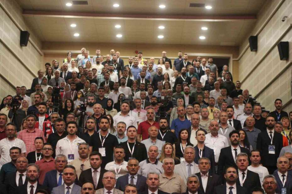 Bakan Işıkhan: "Tek bir çalışanımızın dahi mesleği sebebiyle hayatını kaybetmediği sağlıklı ve güvenli bir çalışma hayatı temel hedefimizdir"