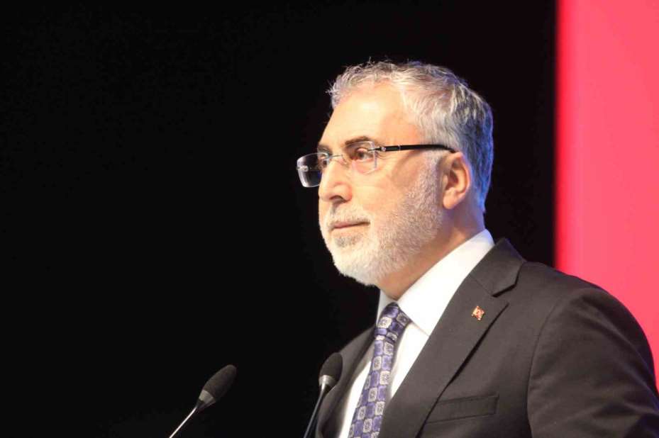 Bakan Işıkhan: "Tek bir çalışanımızın dahi mesleği sebebiyle hayatını kaybetmediği sağlıklı ve güvenli bir çalışma hayatı temel hedefimizdir"