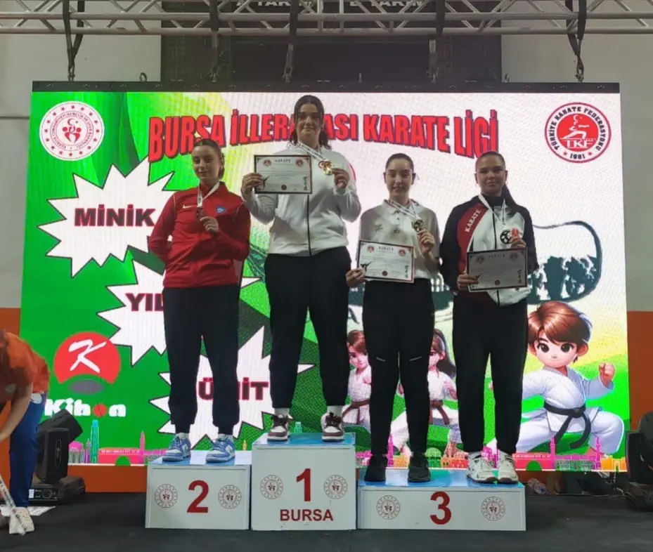 Eskişehirli sporcular ’İller Arası Karate Ligi’nde derece elde etti