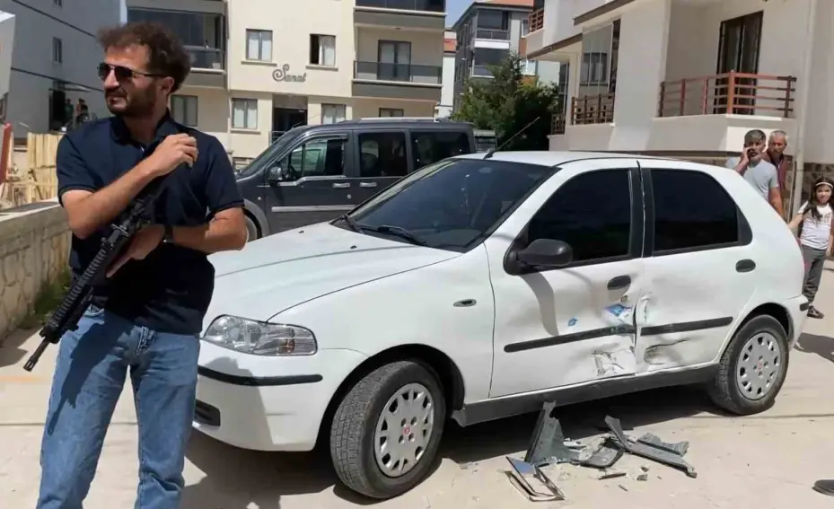 Aksaray’da kaza yeri savaş alanına döndü: 2’si silahla 8 kişi yaralandı
