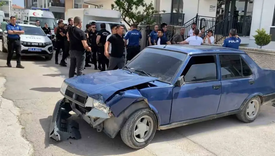 Aksaray’da kaza yeri savaş alanına döndü: 2’si silahla 8 kişi yaralandı
