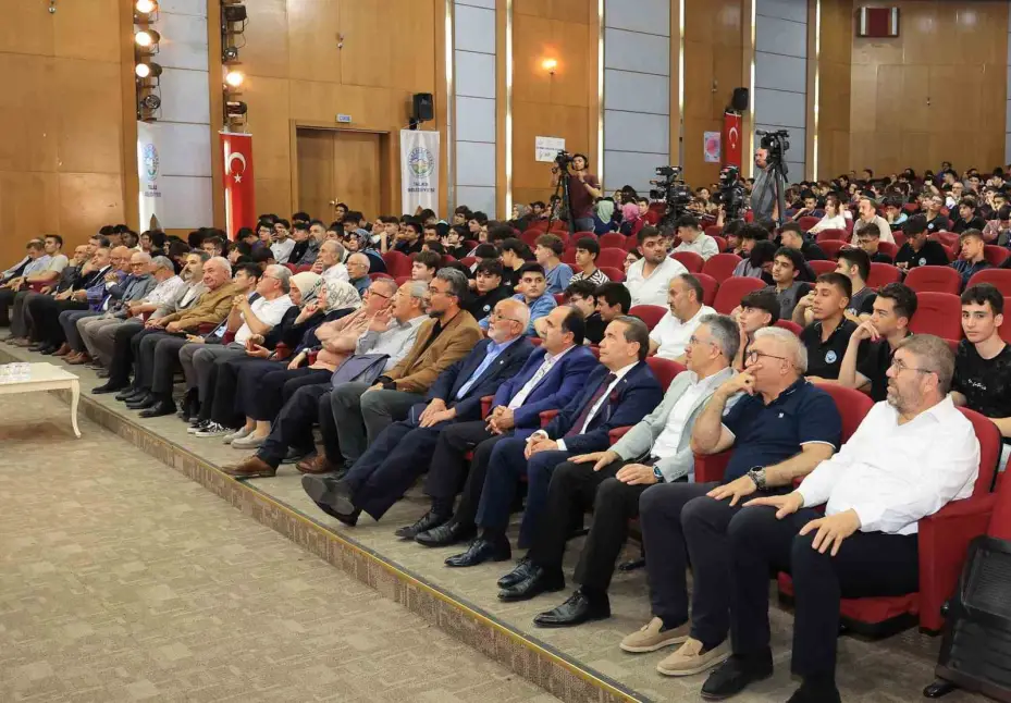 "Sakarya türküsü şiirim, Kayserilidir"