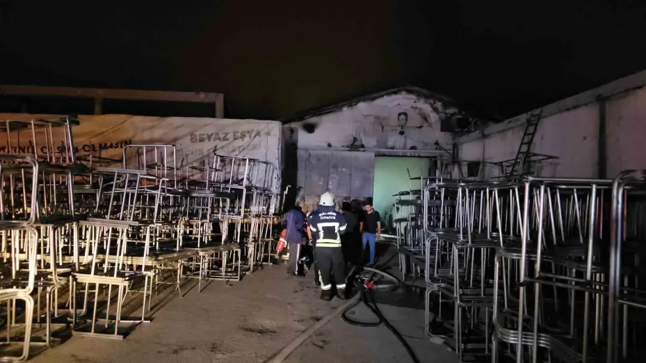 Kayseri’de mobilya fabrikasında yangın