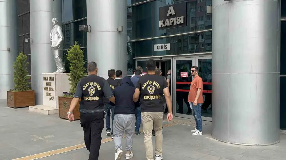 Eskişehir merkezli fuhuş operasyonu: 7 gözaltı