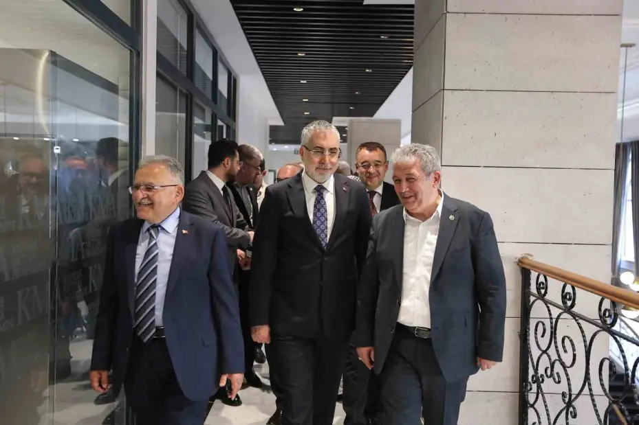 Başkan Büyükkılıç, Bakan Işıkhan’a Mutfak Sanatları Merkezi’ni tanıttı