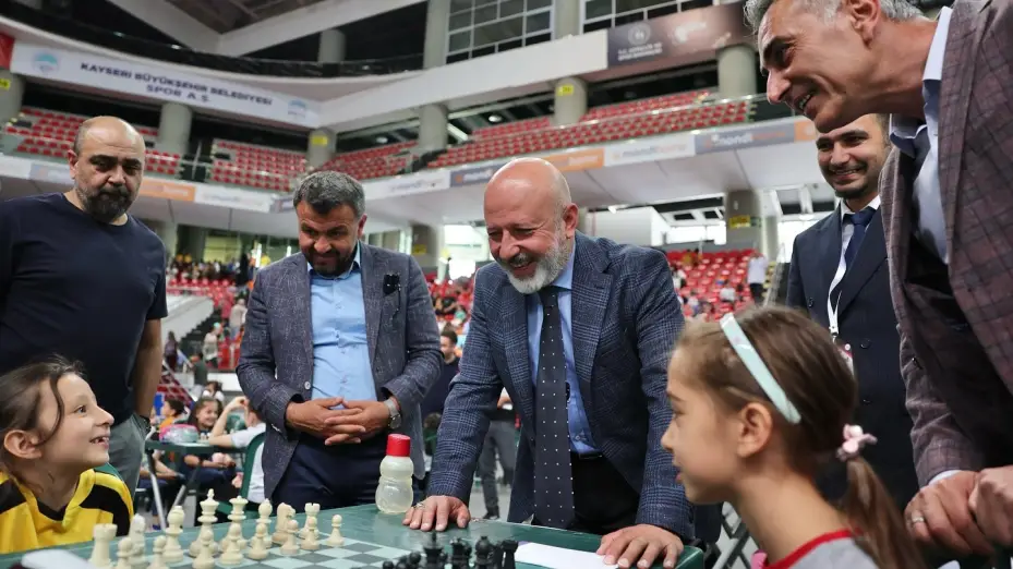 Kocasinan’da Okul Sporları Satranç Turnuvası başladı