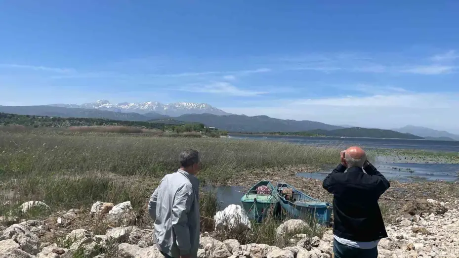Beyşehir’de avlanma yasağına rağmen göl sularına serilen metrelerce ağ ele geçirildi