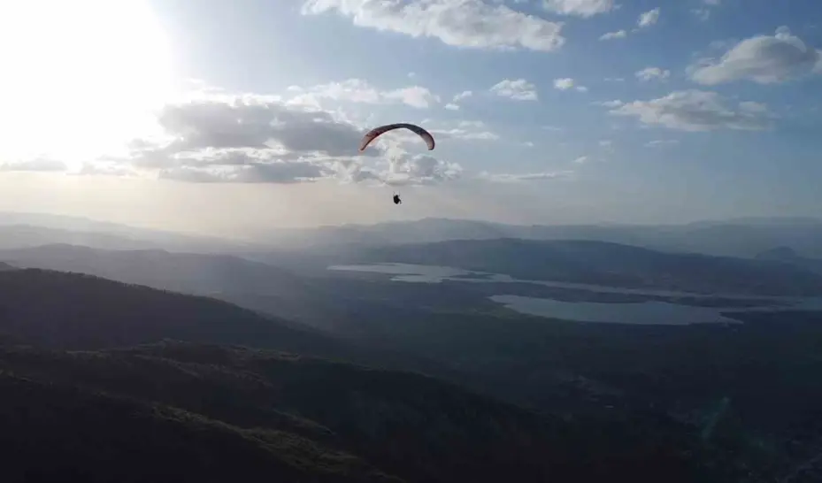 Akıncılar’da yamaç paraşütü uçuşları başladı