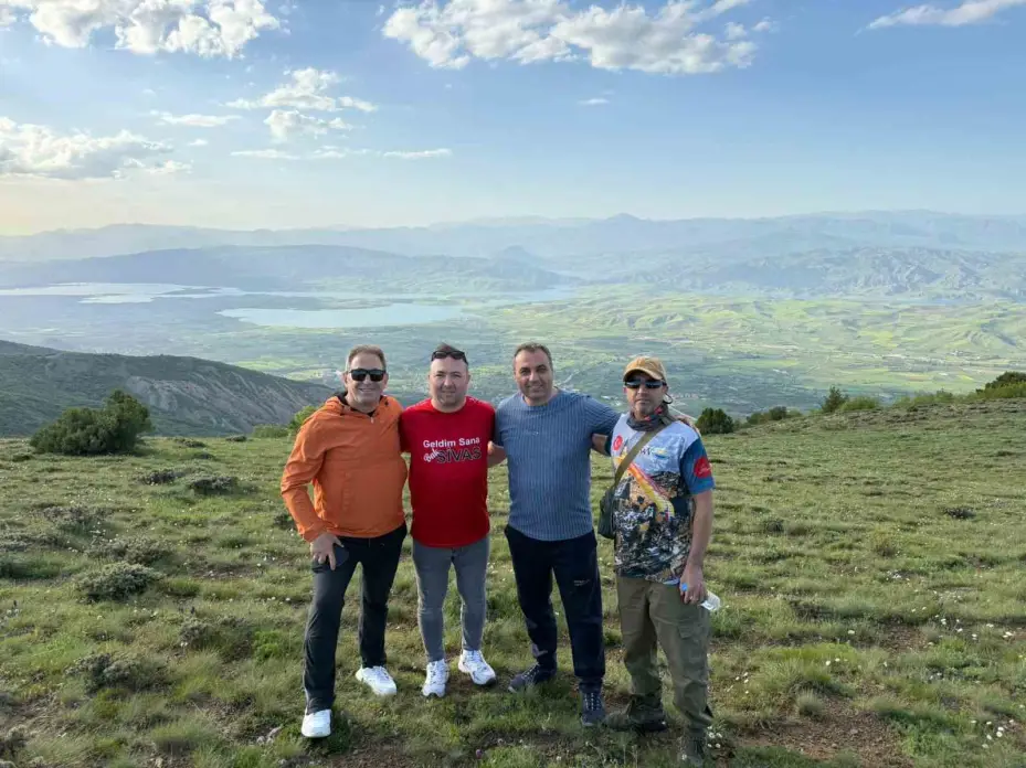 Akıncılar’da yamaç paraşütü uçuşları başladı