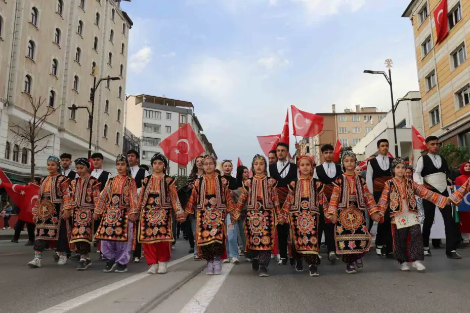 Sivas Uluslararası Film Festivali, kortej yürüyüşü ile başladı
