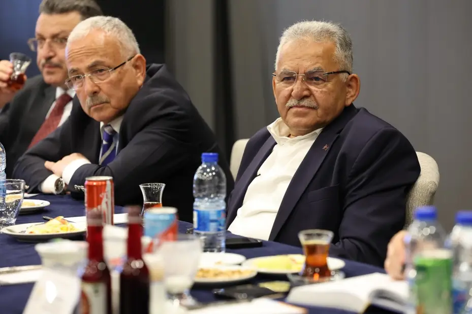 Büyükkılıç, AK Parti Yerel Yönetimler Toplantısı’na katıldı