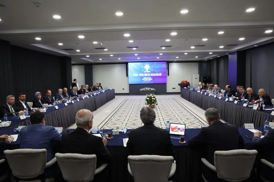 Büyükkılıç, AK Parti Yerel Yönetimler Toplantısı’na katıldı