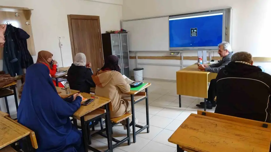 Yozgat’ta yabancılar dil seferberliğiyle Türkçe öğreniyor