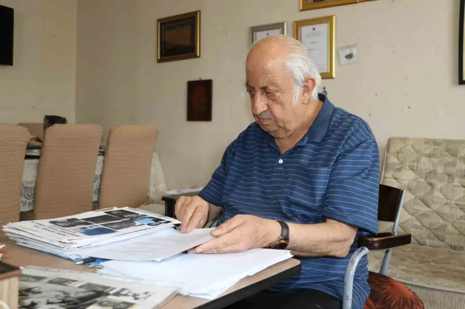 Sivas’ın duayen gazetecisi anlattı: "Sivas’ta sadece 3 taksi vardı, köylere eşekle giderdik"