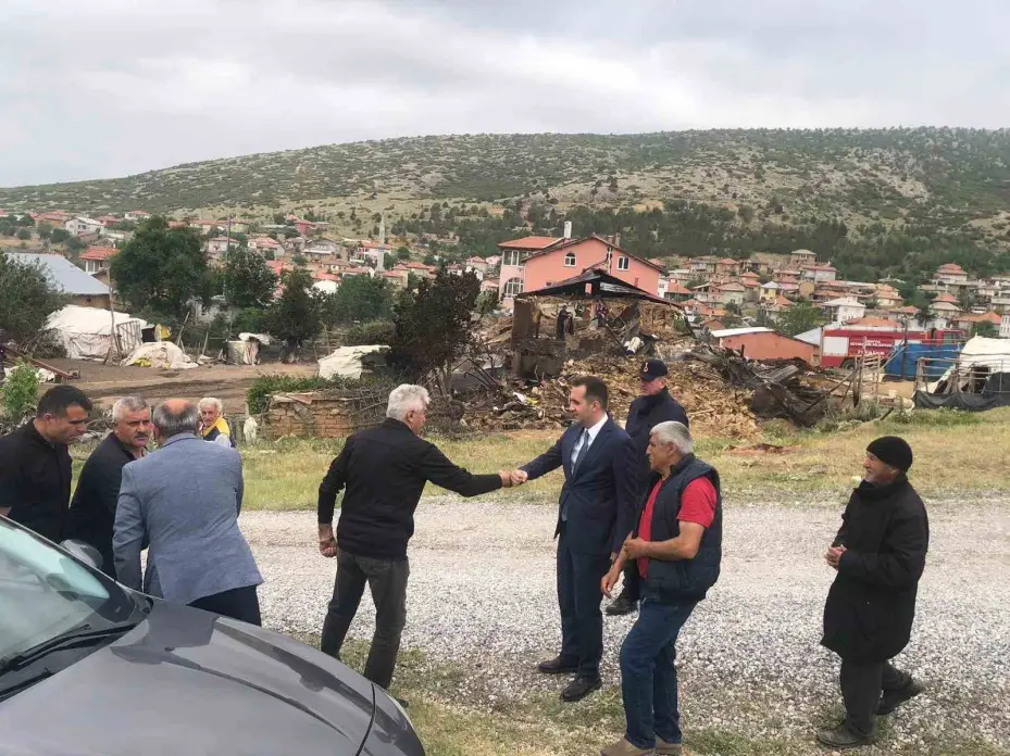 Konya’da yangında bir ev ve ahır kül oldu