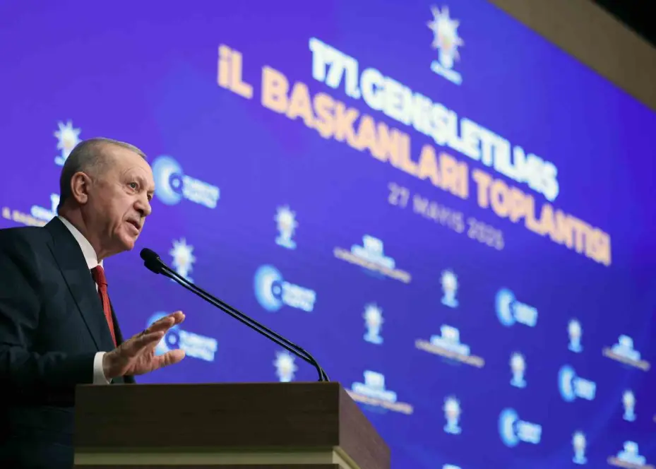 Cumhurbaşkanı Erdoğan: "Yeni anayasayı evrensel ölçüleri yansıtan eksiksiz bir hürriyetler listesi olarak aziz milletimizin ve demokrasimizin envanterine katmakta kararlıyız"