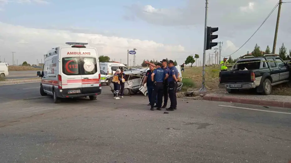 Konya’da otomobil ile kamyonet çarpıştı, yaşlı çift hayatını kaybetti