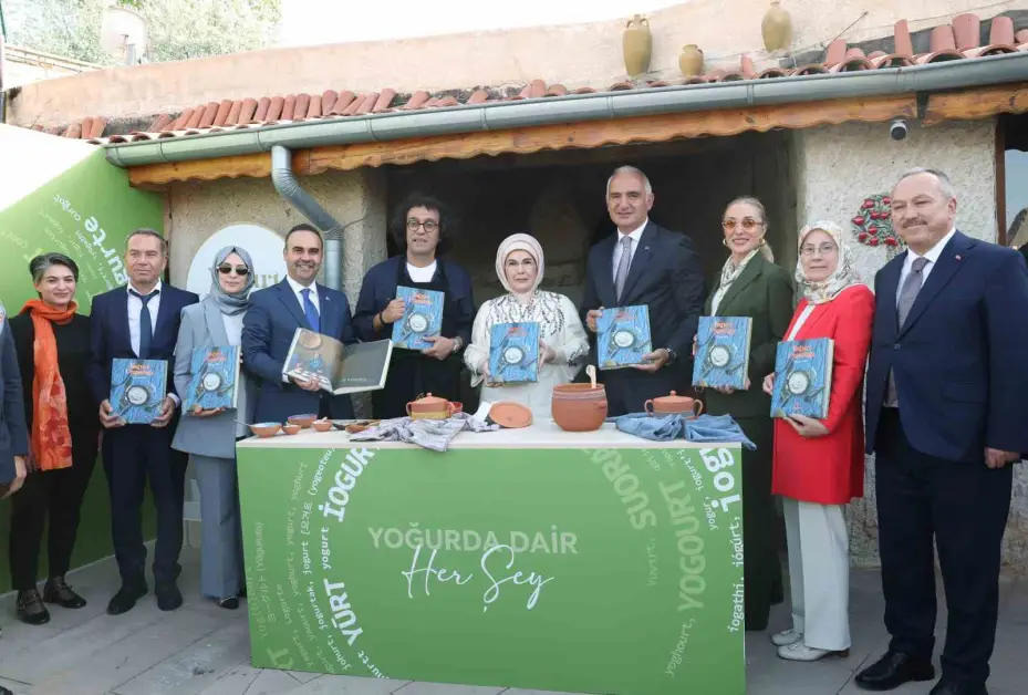 Emine Erdoğan, Nevşehir’de Türk Mutfağı Haftası kapsamında yoğurt mayaladı