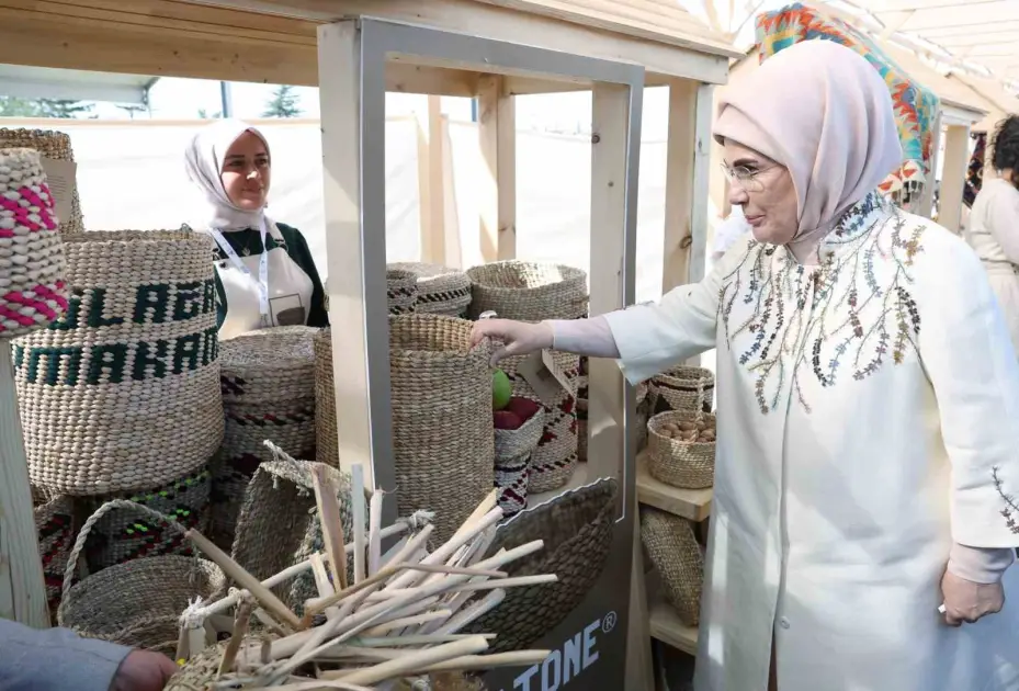 Emine Erdoğan, Nevşehir’de Türk Mutfağı Haftası kapsamında yoğurt mayaladı