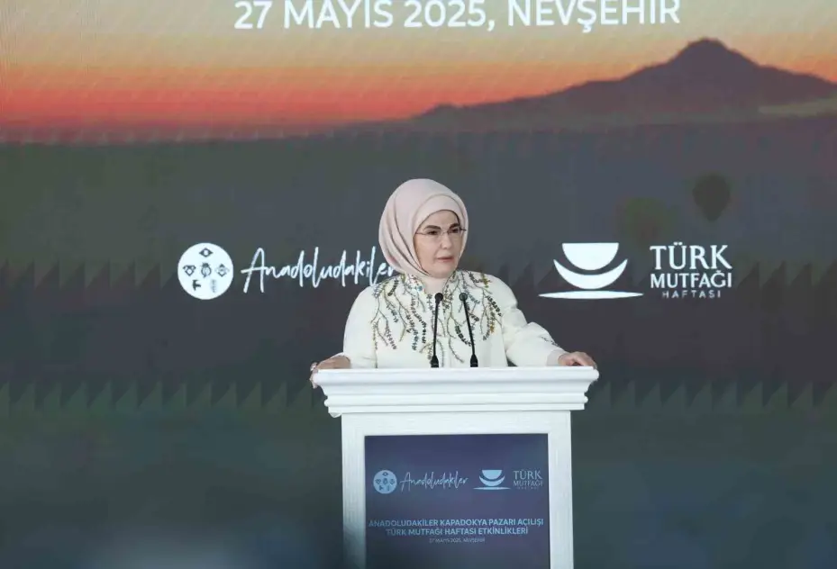 Emine Erdoğan, Nevşehir’de Türk Mutfağı Haftası kapsamında yoğurt mayaladı