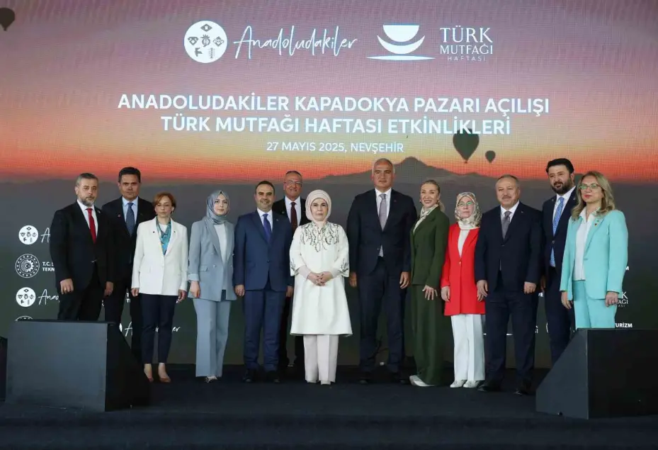 Emine Erdoğan, Nevşehir’de Türk Mutfağı Haftası kapsamında yoğurt mayaladı