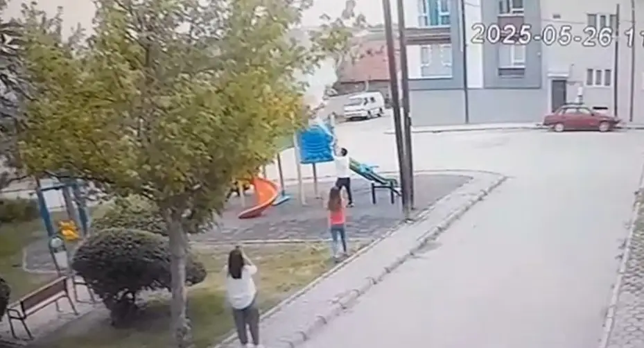 Parkın yakılma anına dair güvenli kamerası görüntüleri ortaya çıktı