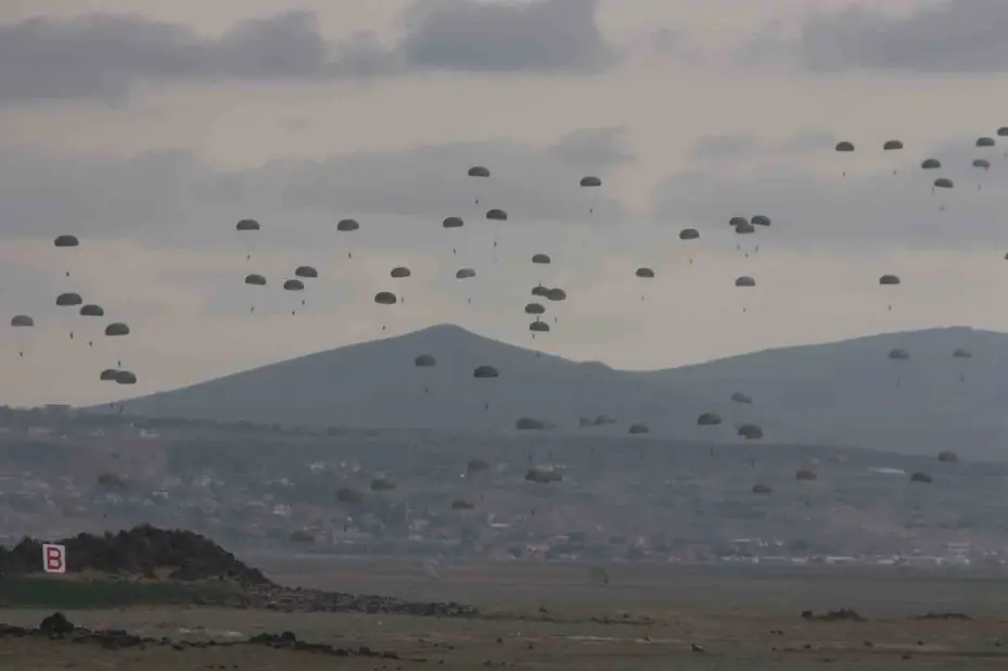 Erciyes-2025 Tatbikatı seçkin gözlemci gününde hünerlerini sergiledi