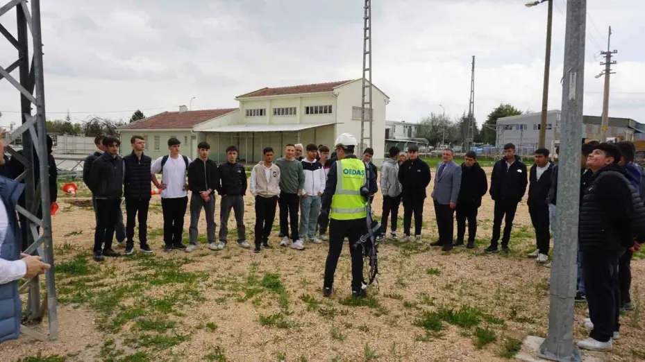 OEDAŞ, çalışanlara ve öğrencilere verdiği İSG eğitimleriyle afet hazırlıklarını güçlendiriyor