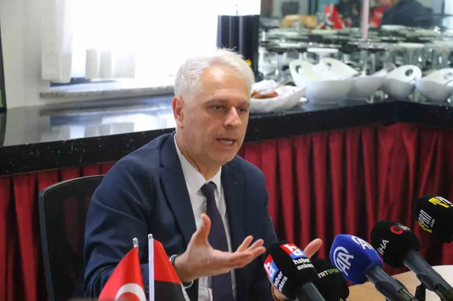 Gençlerbirliği Sportif Direktörü Düzgün, basın mensuplarıyla bir araya geldi