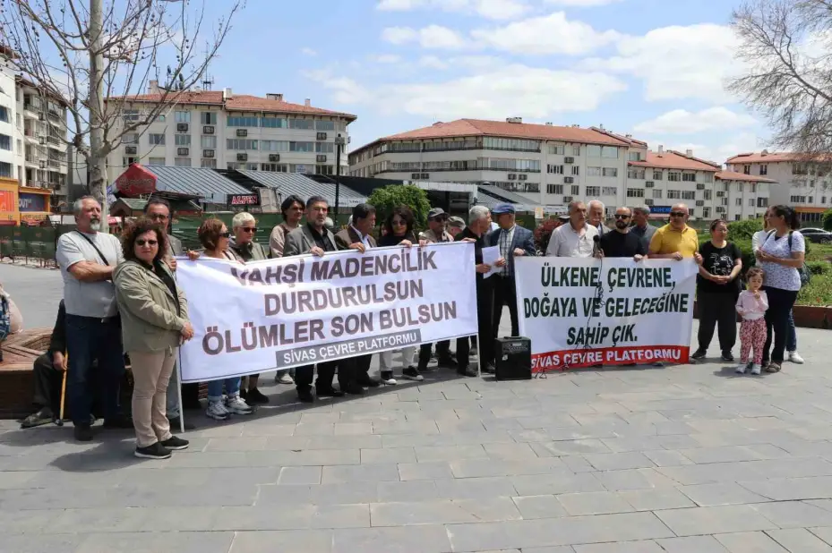 Sivas’ta bir kişinin öldüğü maden kazası protesto edildi