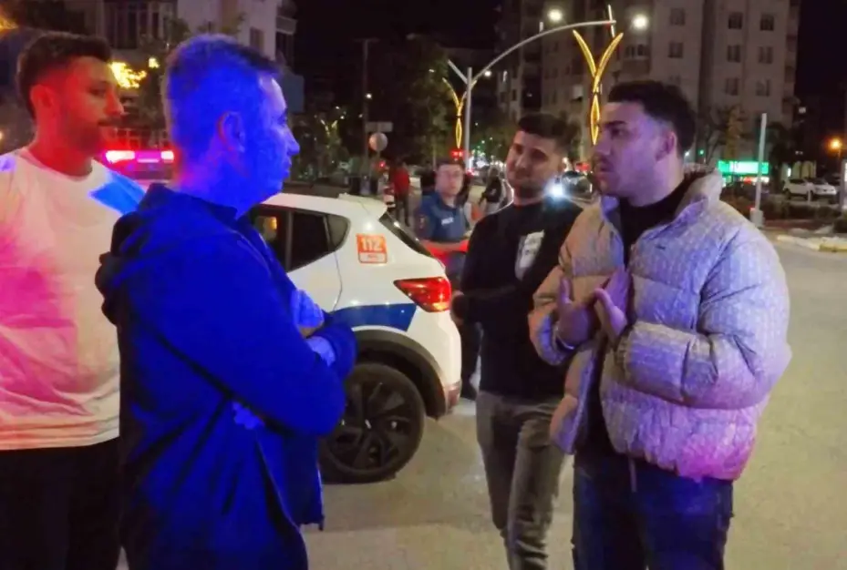 Polisin işine "anlamsız", gazeteciye "kaburgasız" deyip tehdit etti