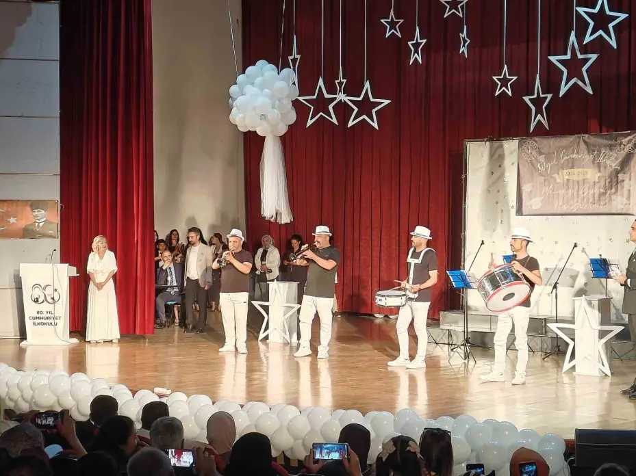 Minik öğrencilerden ‘kardeşlik’ vurgusu