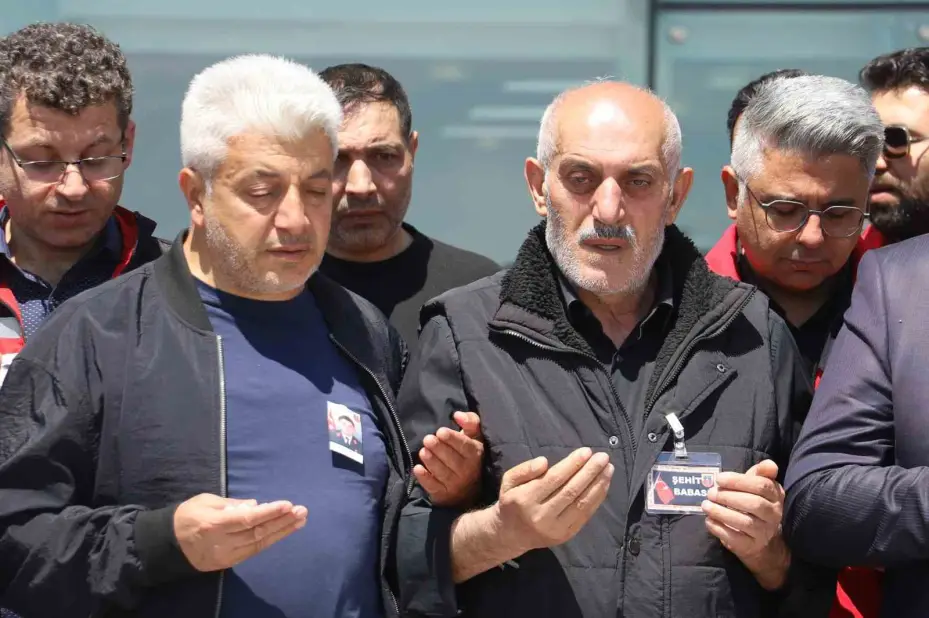 Şehit Jandarma Astsubay Emre Polat memleketi Sivas’ta kılınan cenaze namazının ardından toprağa verildi