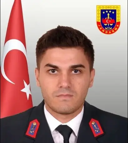 Şehit Jandarma Astsubay Emre Polat memleketi Sivas’ta kılınan cenaze namazının ardından toprağa verildi