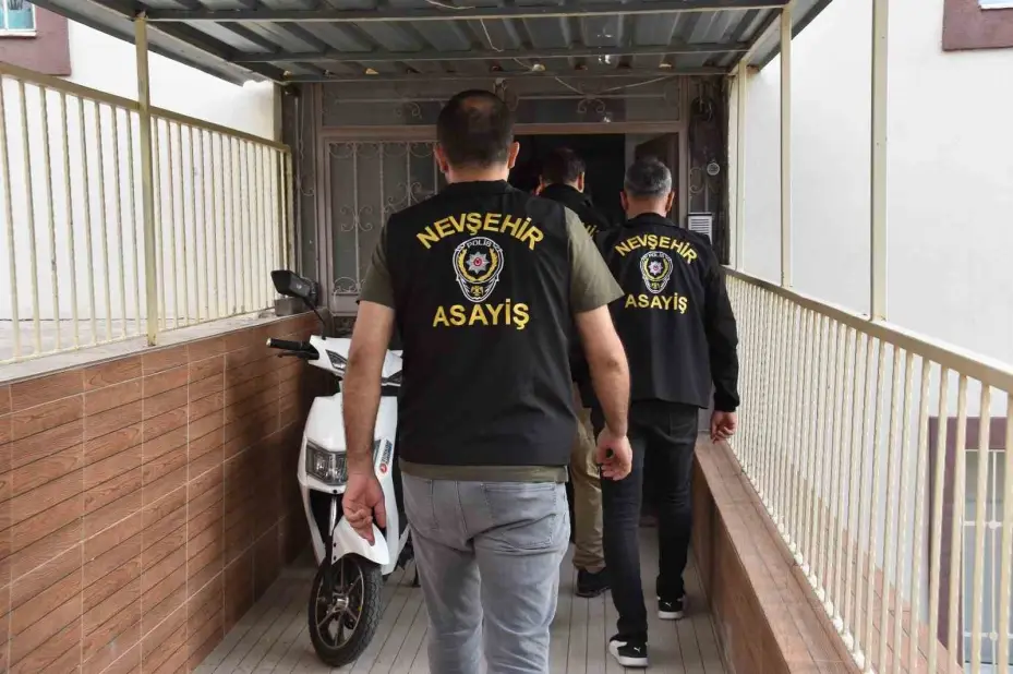 Masaj salonuna fuhuş operasyonu: 3 gözaltı
