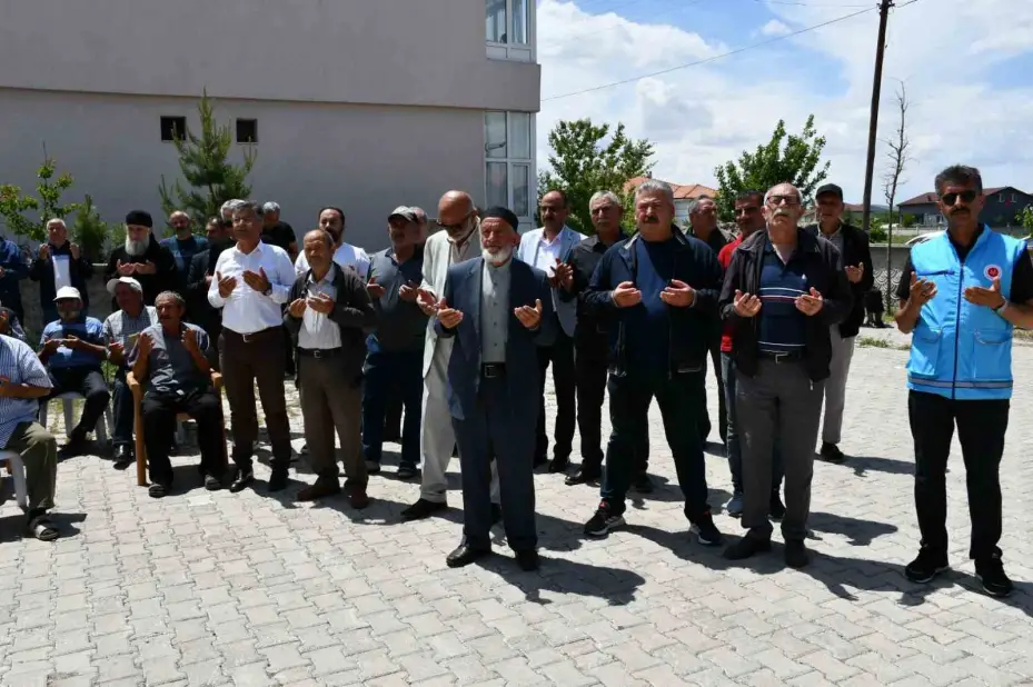 Salihler Camii’nin temeli atıldı