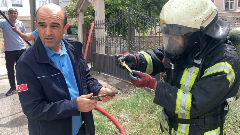 Karaman’da boşandığı eşi ile tartışan öfkeli koca bezinle evini yaktı