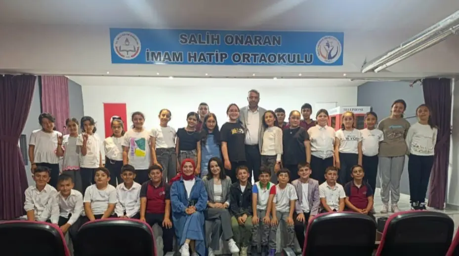 Develi’de İmam Hatip Ortaokulu’nda ‘Yabancı Dil Şenliği’