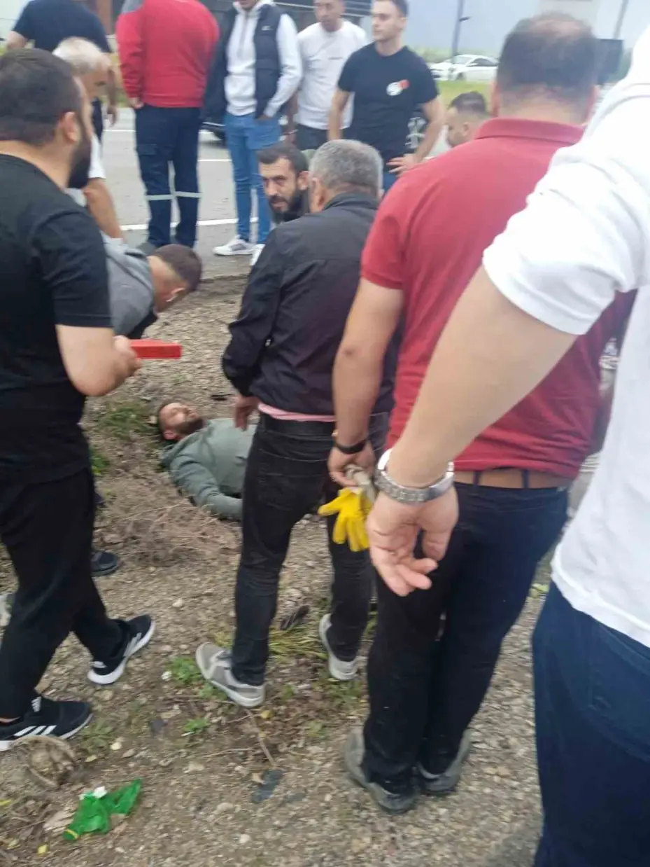Düğününde çıkan kavgayla gündeme gelen damat trafik kazasında yaralandı