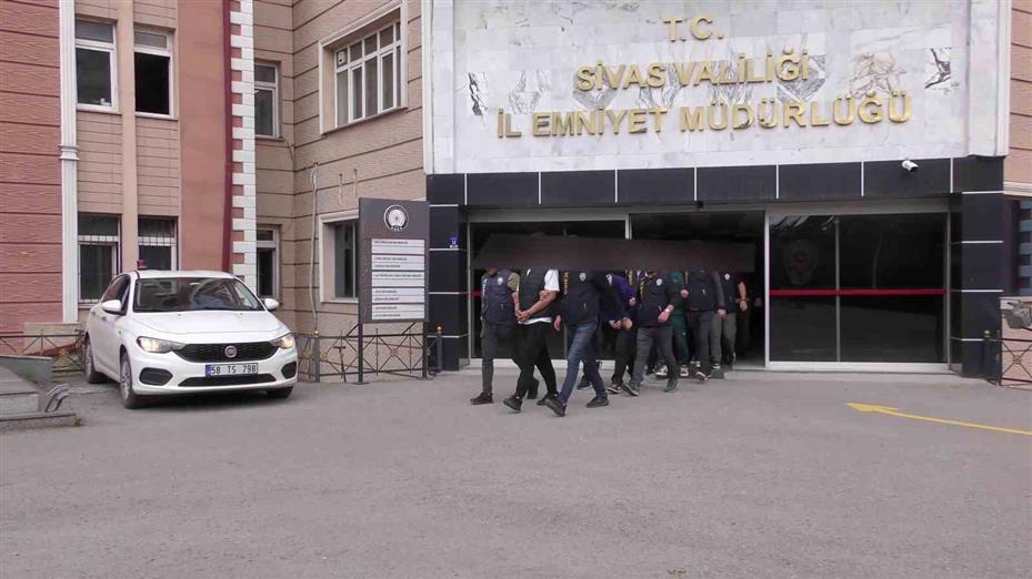 Sivas merkezli 4 ilde yaşa dışı bahis operasyonu: 7 kişi tutuklandı