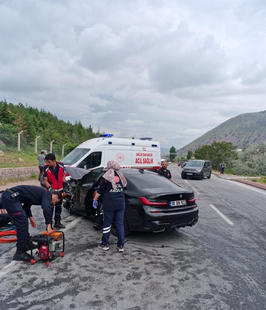 Kayseri’de 2 kişinin öldüğü feci kaza kamerada