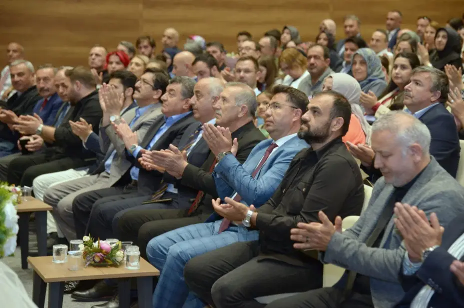 Mustafa Hakan Güvençer Fen Lisesi’nde mezuniyet coşkusu